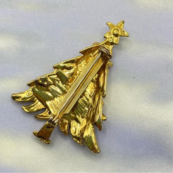 Gold Tone Rhinestone Christmas Tree Brooch - Picture 4 of 5